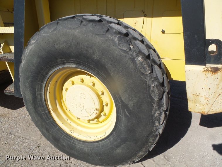 image for item DJ7547 1996 Bomag BW213DH-2  single drum vibratory roller