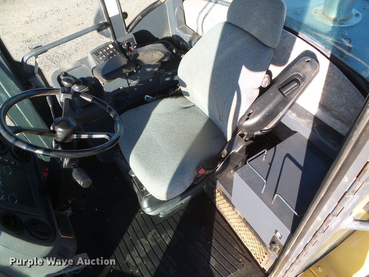 image for item DJ7548 2006 John Deere 544J  wheel loader