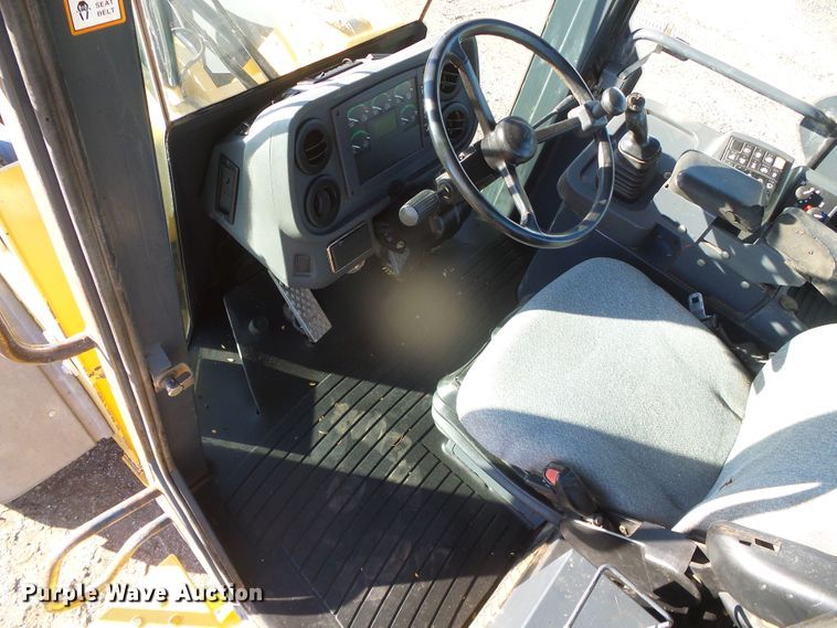 image for item DJ7548 2006 John Deere 544J  wheel loader