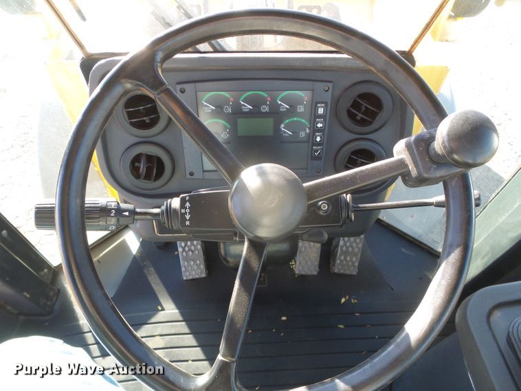 image for item DJ7548 2006 John Deere 544J  wheel loader