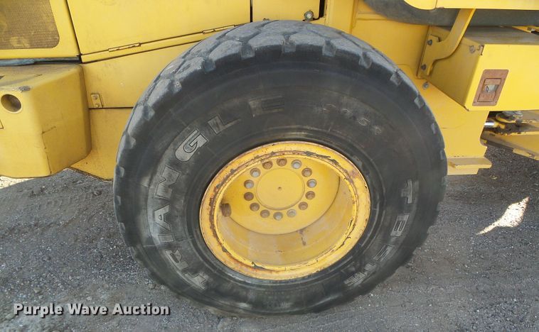image for item DJ7548 2006 John Deere 544J  wheel loader