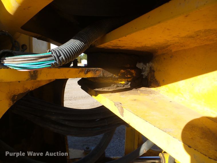 image for item DJ7549 1999 John Deere 644H  wheel loader