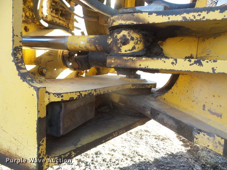 image for item DJ7549 1999 John Deere 644H  wheel loader