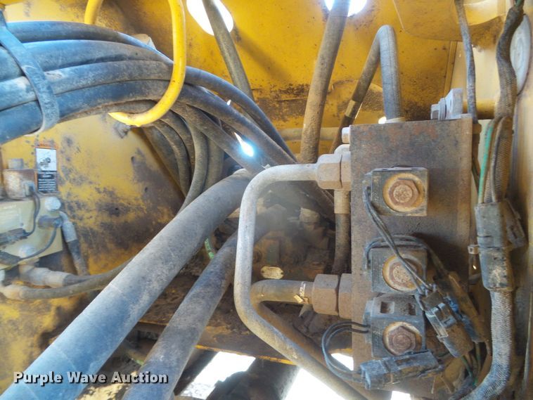 image for item DJ7549 1999 John Deere 644H  wheel loader