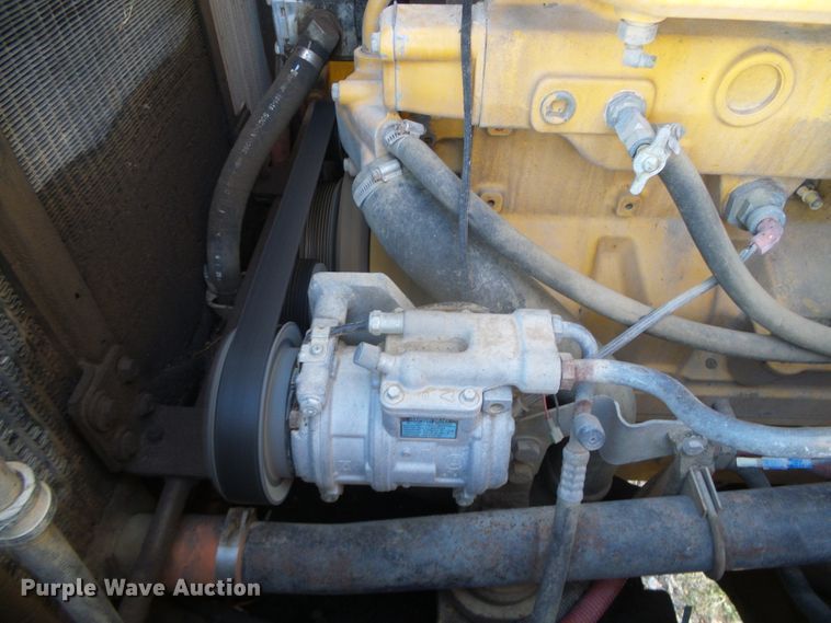 image for item DJ7549 1999 John Deere 644H  wheel loader