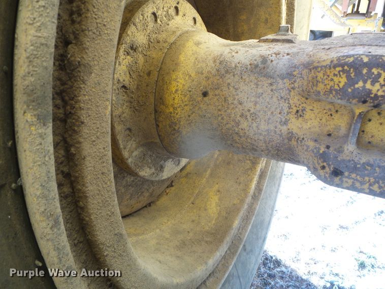 image for item DJ7549 1999 John Deere 644H  wheel loader