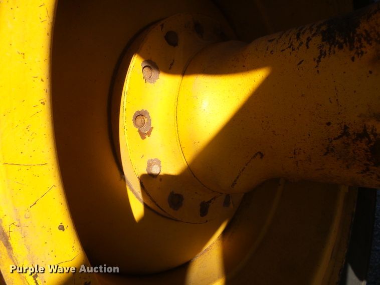 image for item DJ7549 1999 John Deere 644H  wheel loader