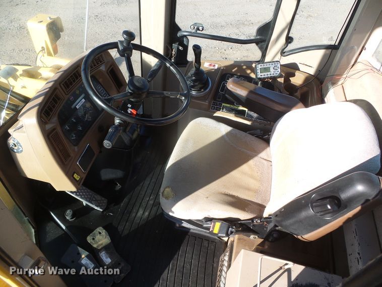 image for item DJ7549 1999 John Deere 644H  wheel loader