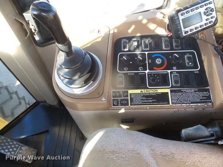 image for item DJ7549 1999 John Deere 644H  wheel loader