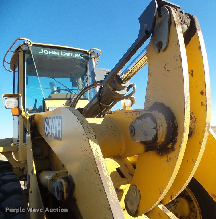 image for item DJ7549 1999 John Deere 644H  wheel loader