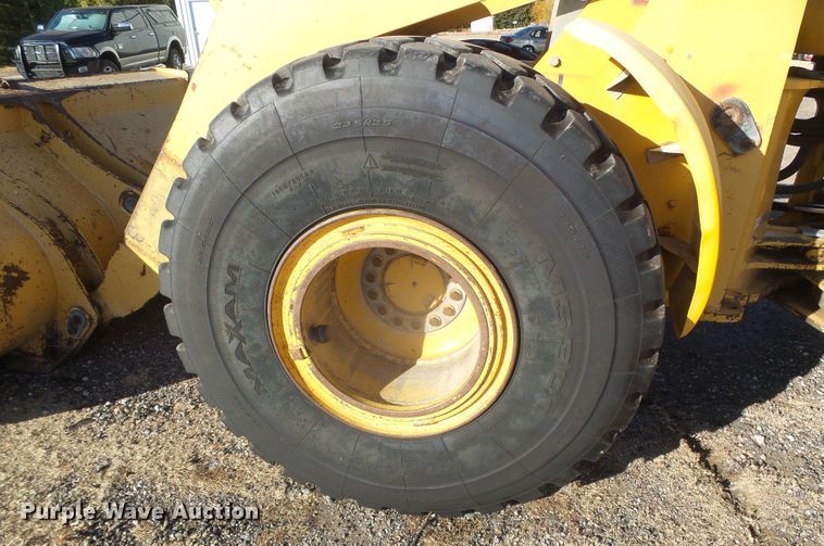 image for item DJ7549 1999 John Deere 644H  wheel loader