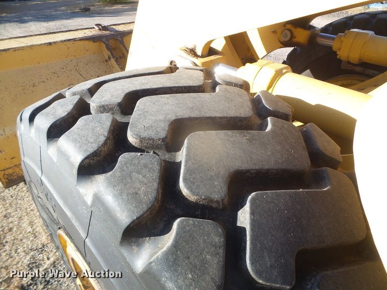 image for item DJ7549 1999 John Deere 644H  wheel loader