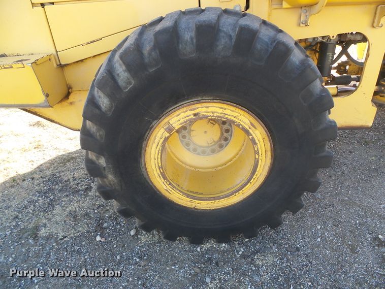 image for item DJ7549 1999 John Deere 644H  wheel loader