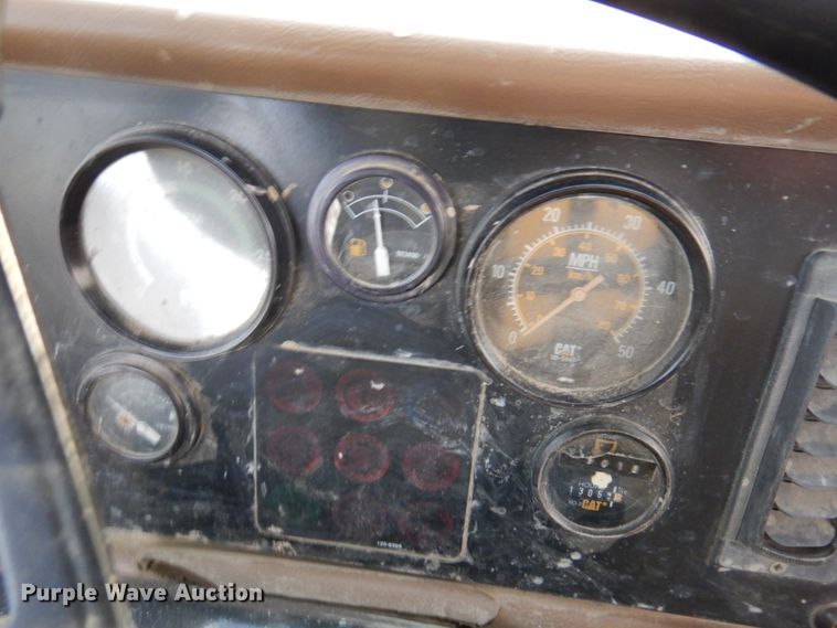 image for item DK1414 1997 Caterpillar D250E  haul truck