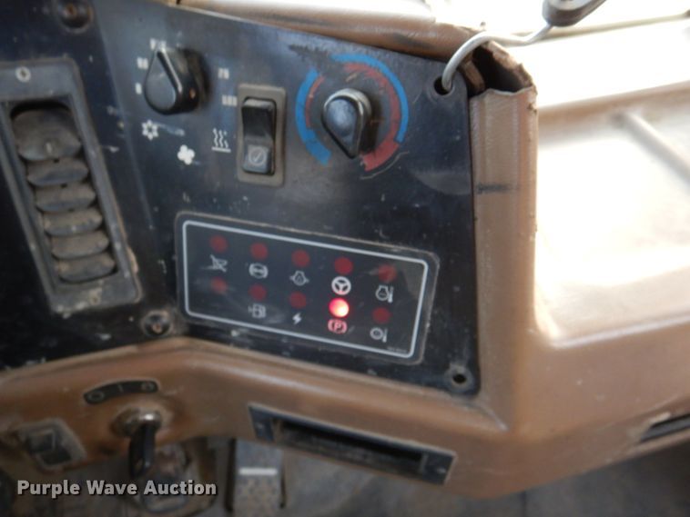 image for item DK1414 1997 Caterpillar D250E  haul truck