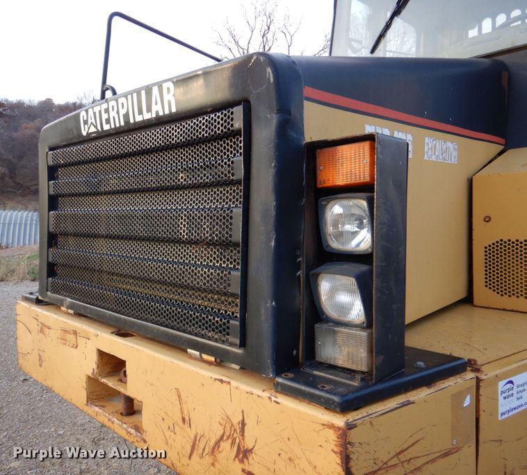 image for item DK1414 1997 Caterpillar D250E  haul truck