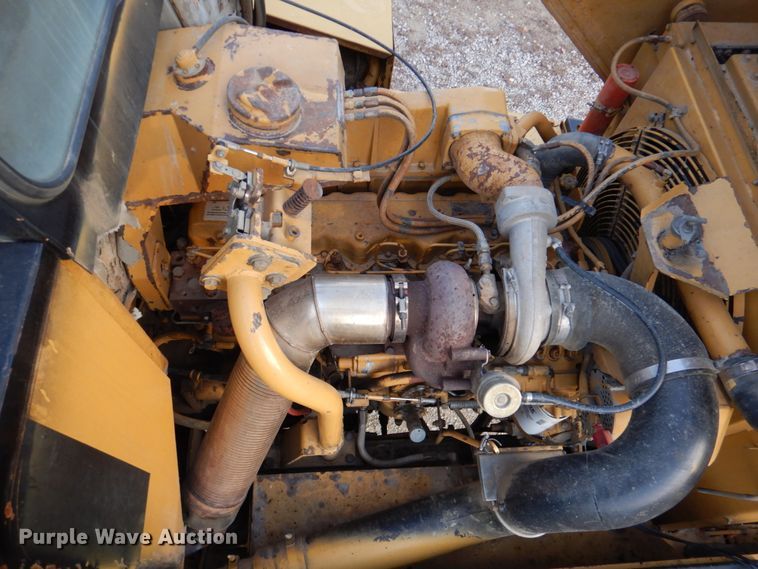 image for item DK1414 1997 Caterpillar D250E  haul truck