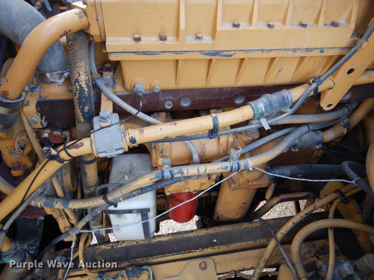 image for item DK1414 1997 Caterpillar D250E  haul truck