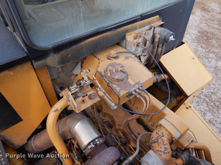 image for item DK1414 1997 Caterpillar D250E  haul truck