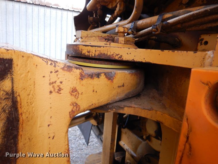 image for item DK1414 1997 Caterpillar D250E  haul truck