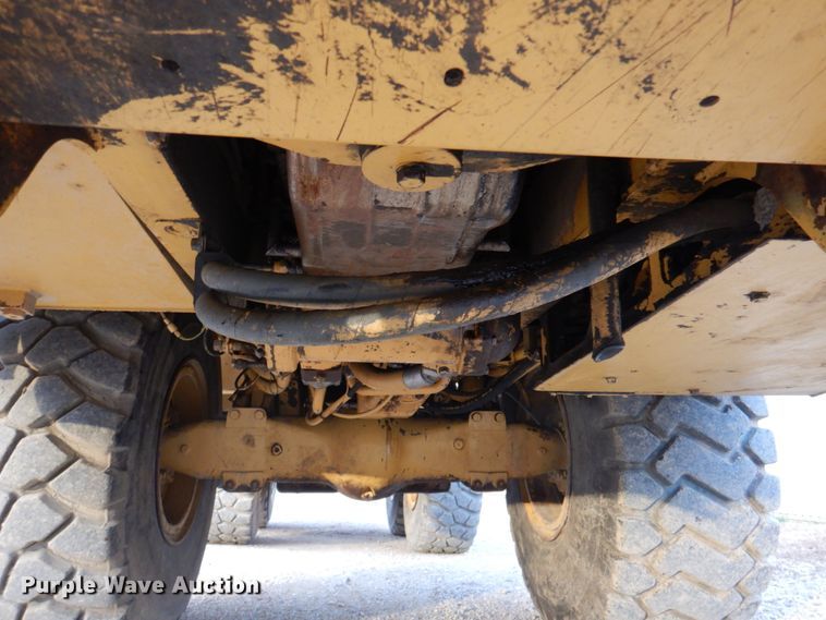 image for item DK1414 1997 Caterpillar D250E  haul truck