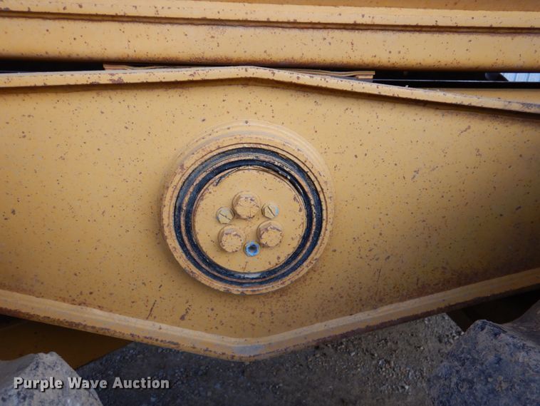 image for item DK1414 1997 Caterpillar D250E  haul truck