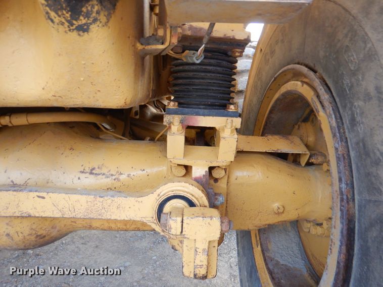 image for item DK1414 1997 Caterpillar D250E  haul truck