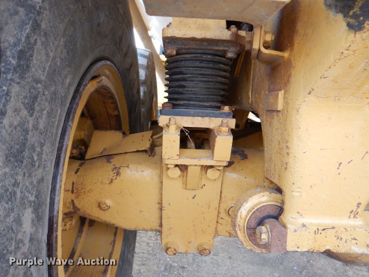 image for item DK1414 1997 Caterpillar D250E  haul truck