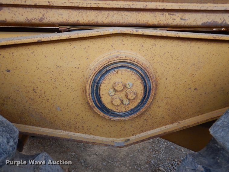 image for item DK1414 1997 Caterpillar D250E  haul truck