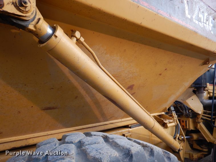 image for item DK1414 1997 Caterpillar D250E  haul truck