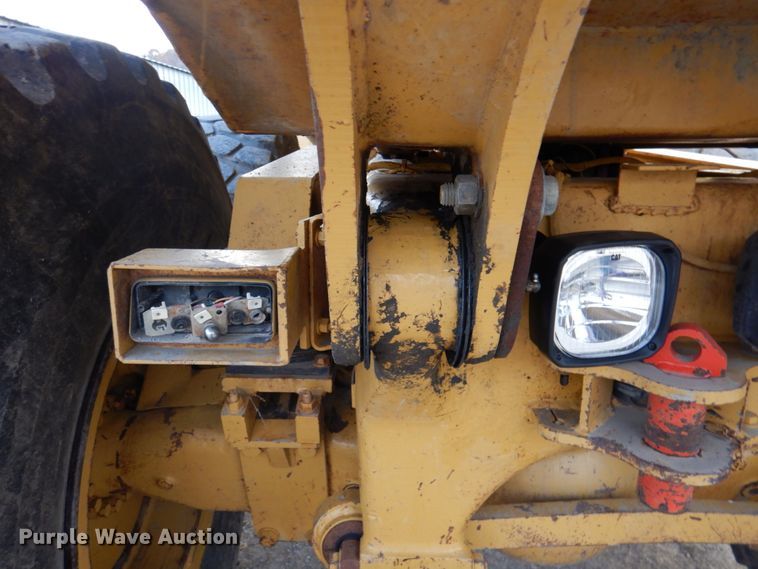 image for item DK1414 1997 Caterpillar D250E  haul truck