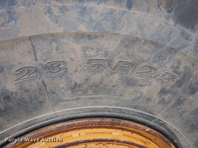 image for item DK1414 1997 Caterpillar D250E  haul truck