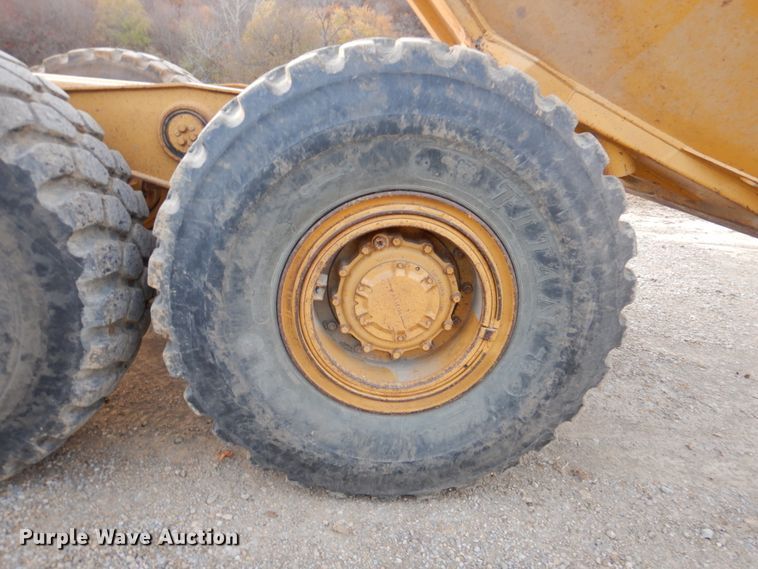 image for item DK1414 1997 Caterpillar D250E  haul truck