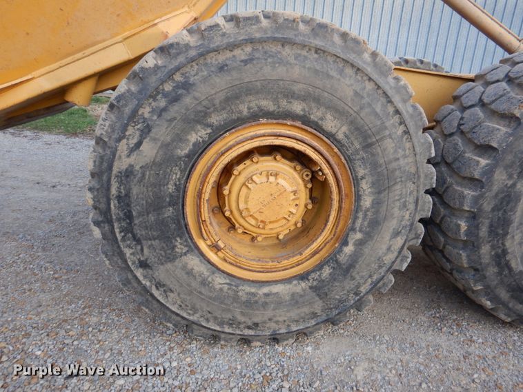 image for item DK1414 1997 Caterpillar D250E  haul truck