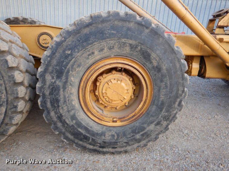 image for item DK1414 1997 Caterpillar D250E  haul truck