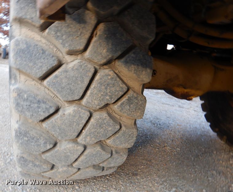 image for item DK1414 1997 Caterpillar D250E  haul truck