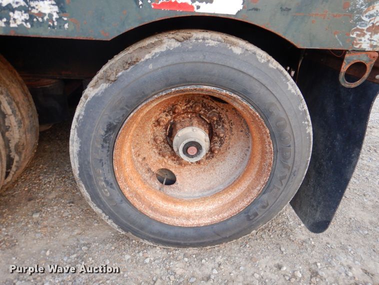 image for item DK1415 1990 Talbert TDW-30-SRG-T1  lowboy equipment trailer