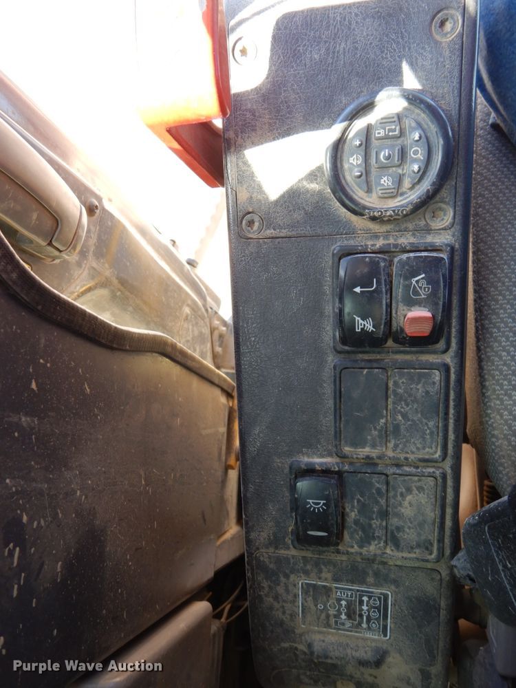 image for item DK1423 2008 Volvo ECR235CL  excavator