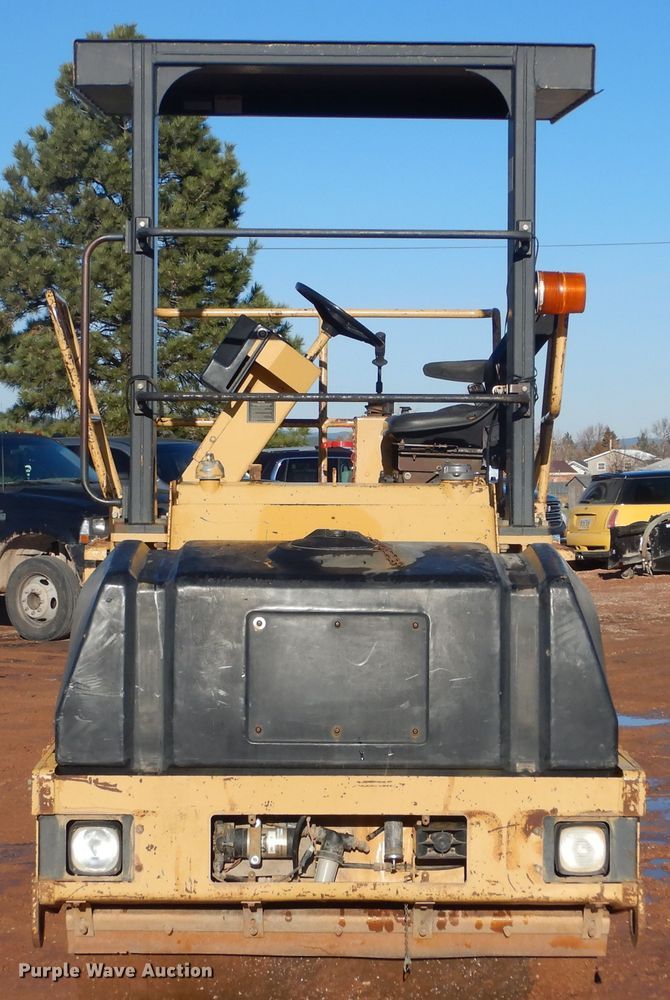 image for item DK3254 1996 Caterpillar CB-434C  double drum vibratory roller