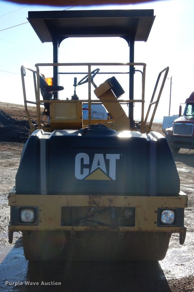 image for item DK3254 1996 Caterpillar CB-434C  double drum vibratory roller