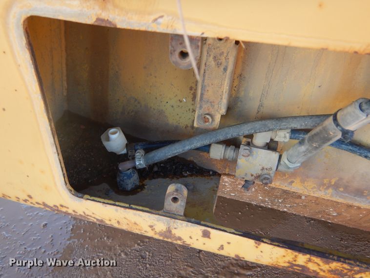 image for item DK3254 1996 Caterpillar CB-434C  double drum vibratory roller