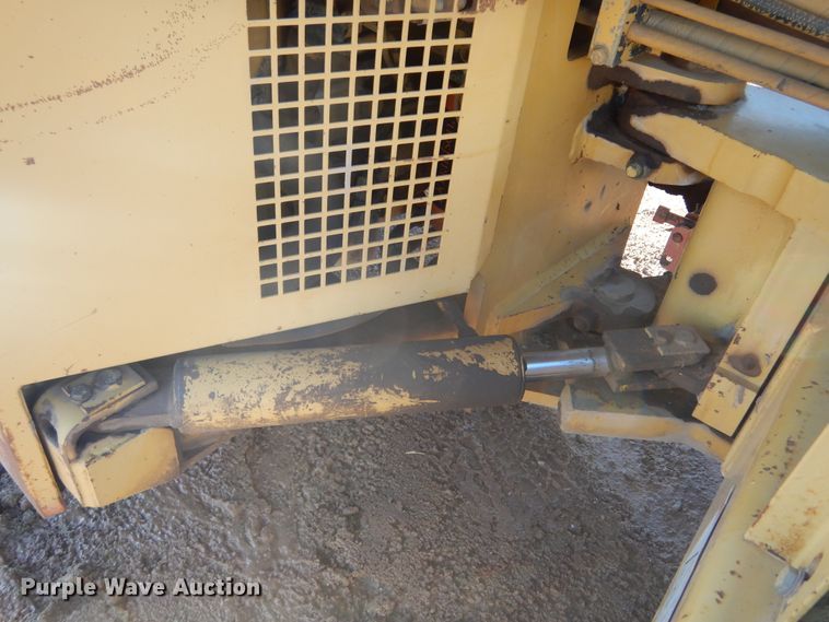 image for item DK3254 1996 Caterpillar CB-434C  double drum vibratory roller