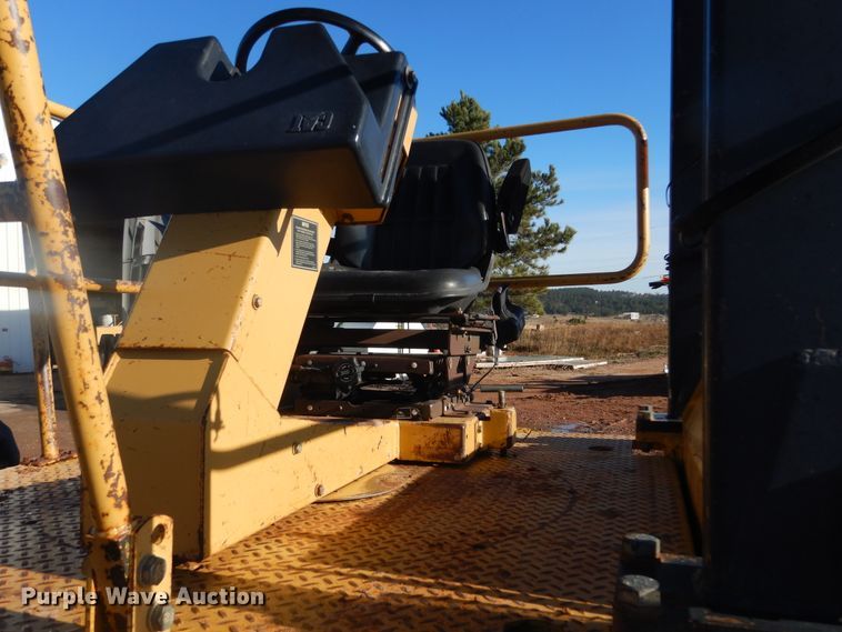 image for item DK3254 1996 Caterpillar CB-434C  double drum vibratory roller