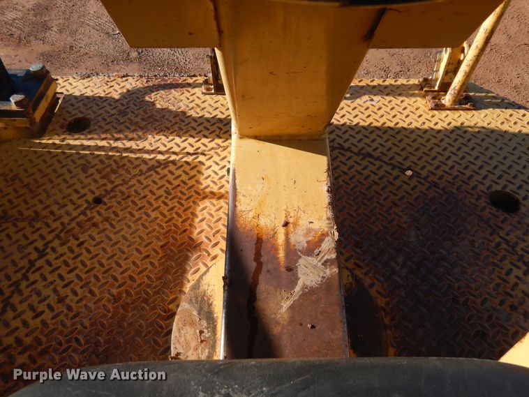 image for item DK3254 1996 Caterpillar CB-434C  double drum vibratory roller