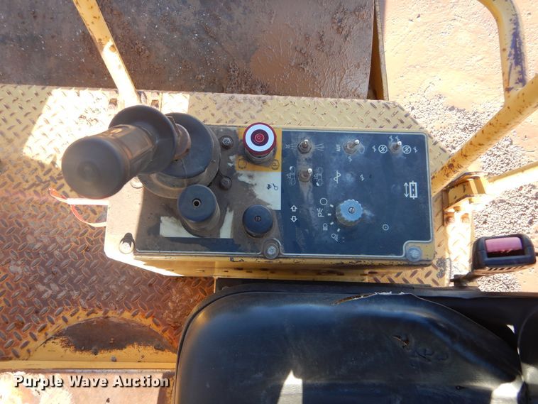 image for item DK3254 1996 Caterpillar CB-434C  double drum vibratory roller