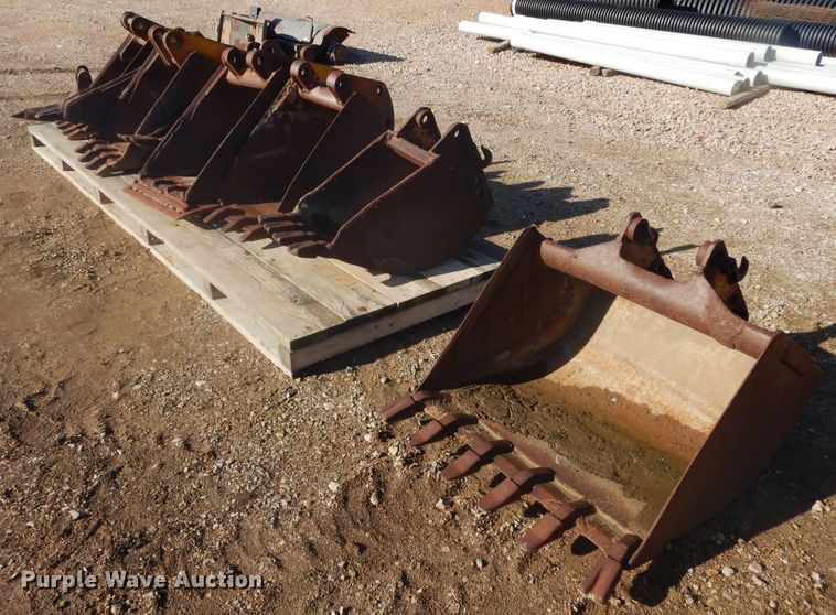 image for item DK3256 Excavator attachments