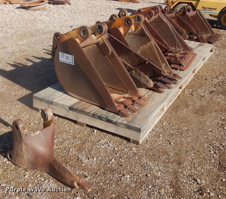 image for item DK3256 Excavator attachments