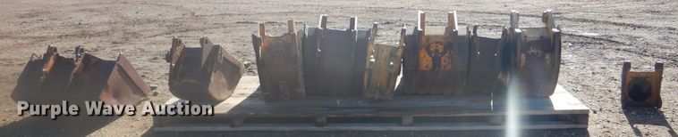 image for item DK3256 Excavator attachments