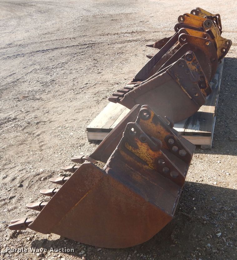 image for item DK3256 Excavator attachments