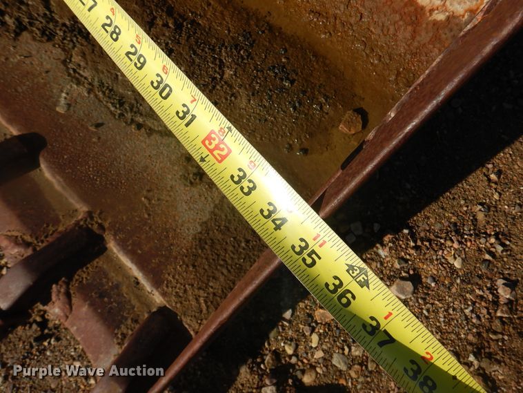 image for item DK3256 Excavator attachments